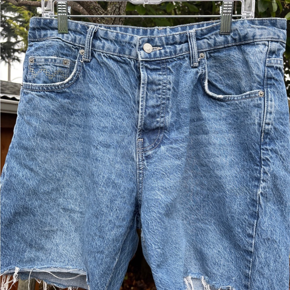 Zara Classic Blue Denim Jean Shorts size 32